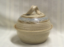 Host Box in Otoe glaze by Ocepek Pottery photo of Host Box pyx in Otoe glaze by Ocepek Pottery